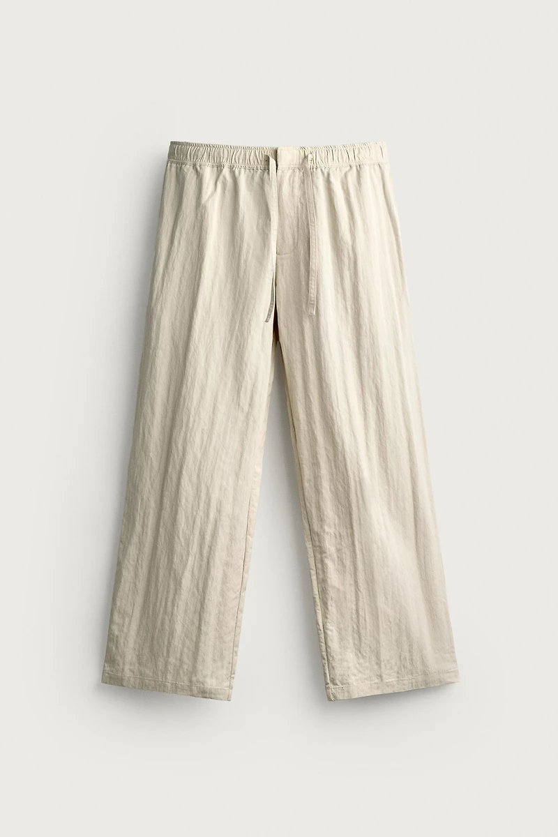 PANTALON TECHNIQUE COUPE DÉCONTRACTÉE EFFET FROISSÉ