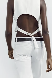 BACK CUT OUT VEST