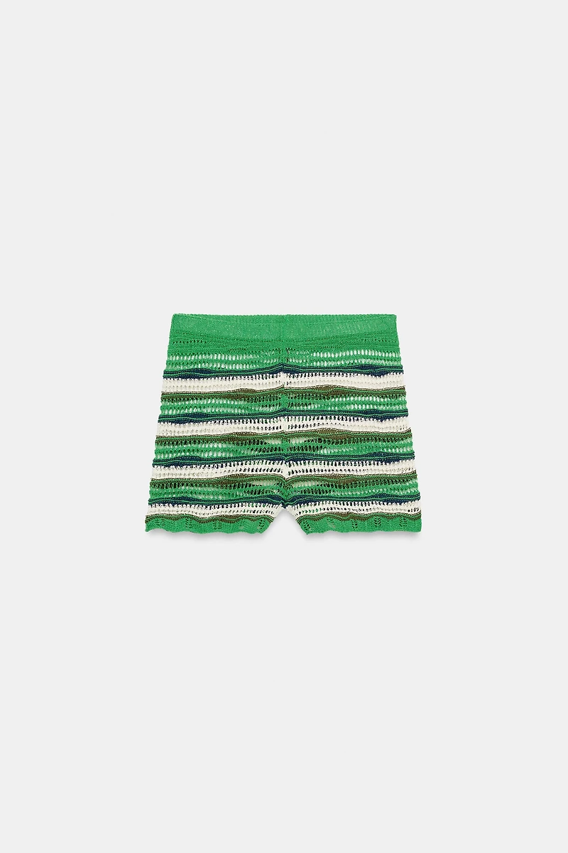SHORT EN MAILLE STRUCTURÉE À RAYURES