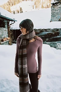 RIBBED LONG SLEEVE T-SHIRT