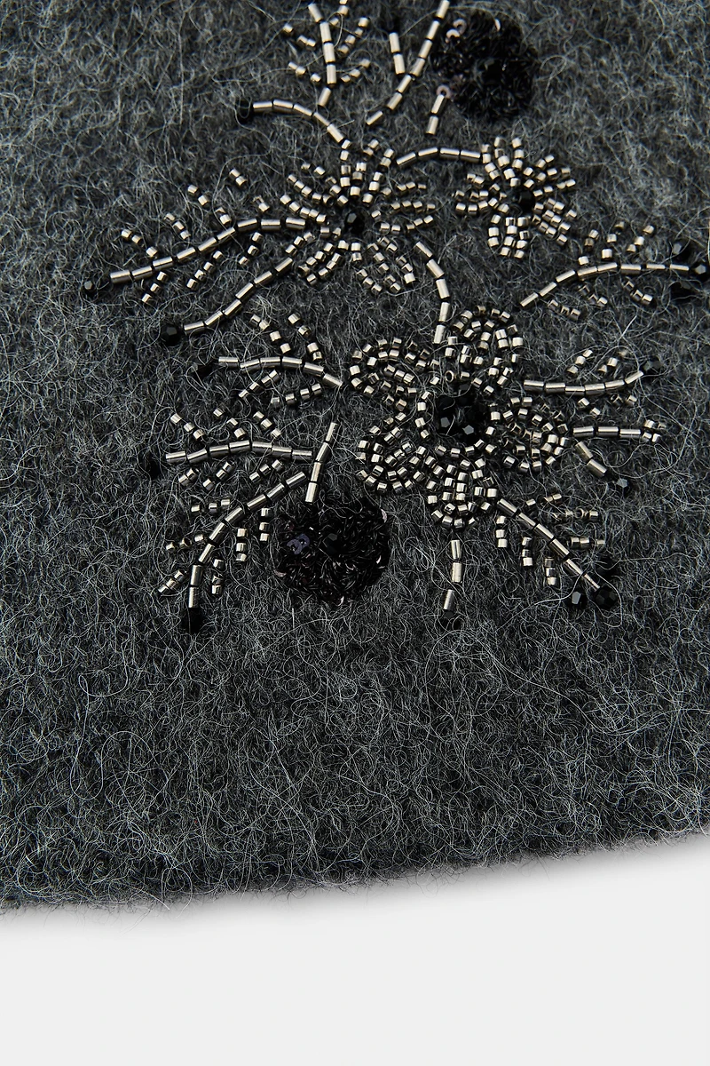 KNIT SCARF WITH EMBROIDERED FLOWERS AND BEADS