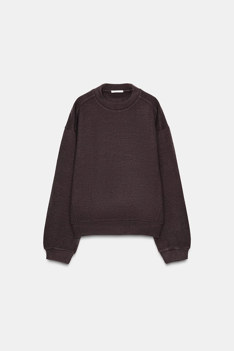 SOFT LONG SLEEVE SWEATSHIRT