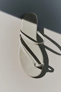 FLAT LEATHER SANDALS