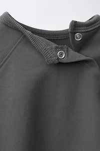SWEATSHIRT AND JOGGER PANTS SET