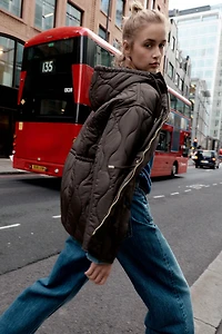 HOODED PUFFER JACKET WITH ADJUSTABLE WAIST