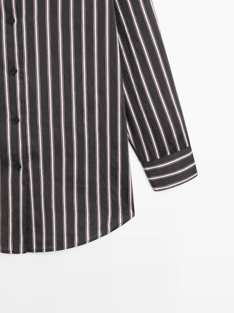 Striped loose-fitting shirt