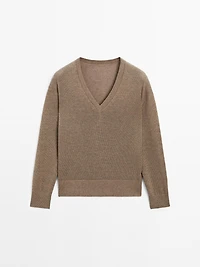 Long sleeve V-neck knit sweater