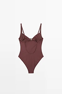Maillot de bain à armatures et bretelles larges