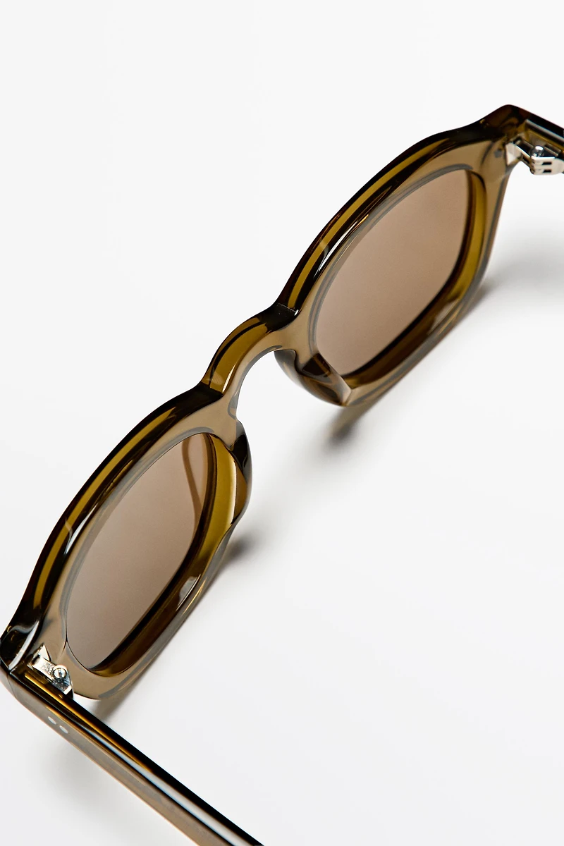 Round sunglasses