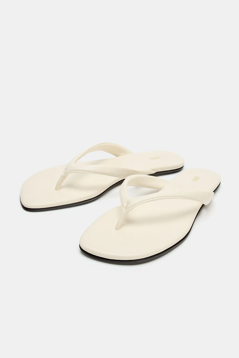 FLAT TOE-LOOP SANDALS
