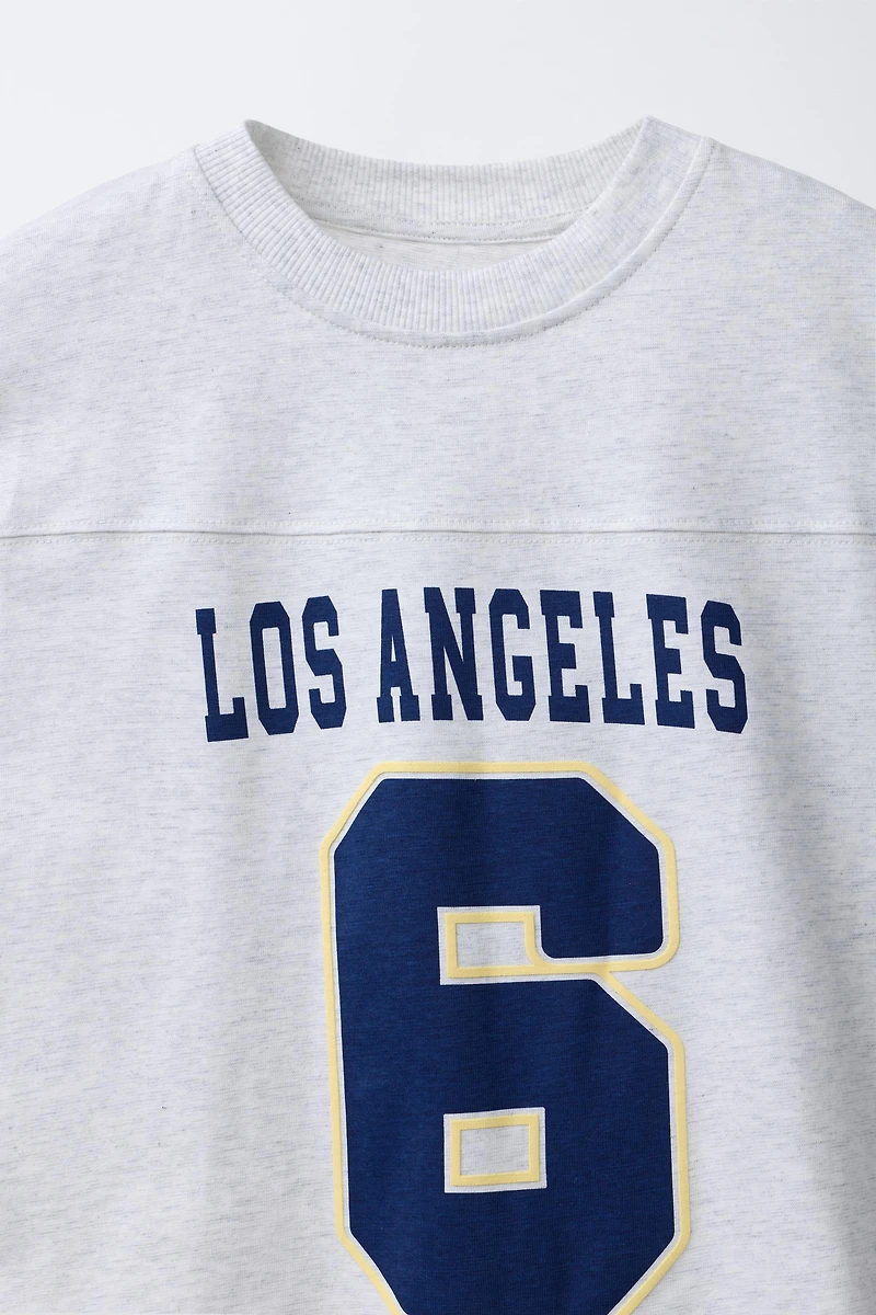 T-SHIRT VARSITY À NUMÉRO