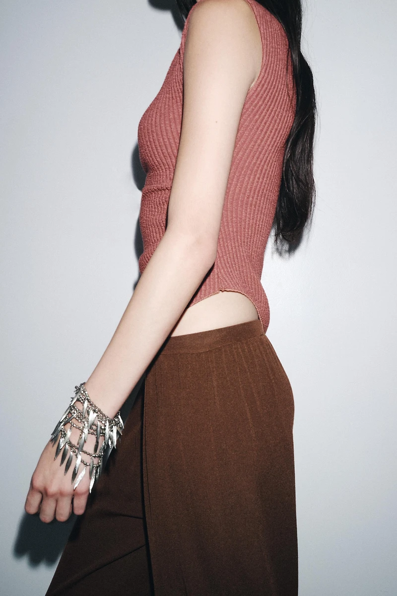 DRAPED TEXTURED TOP