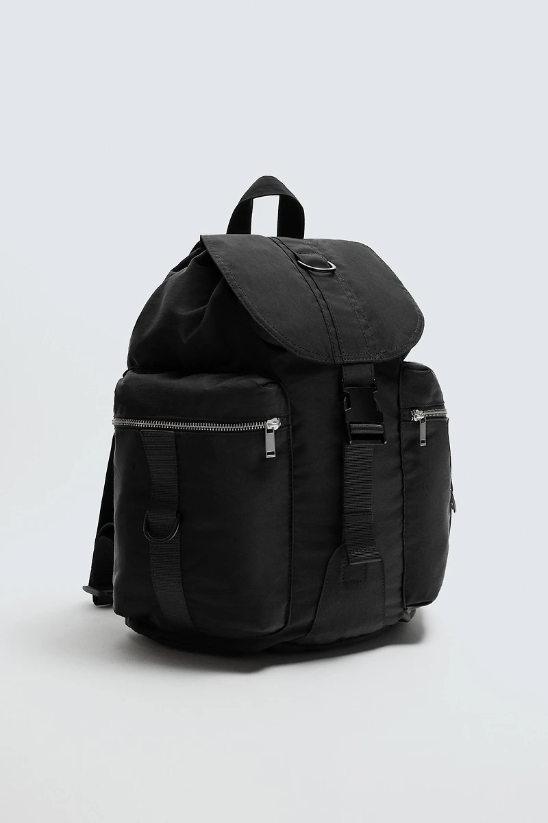 TECHNICAL FLAP BACKPACK