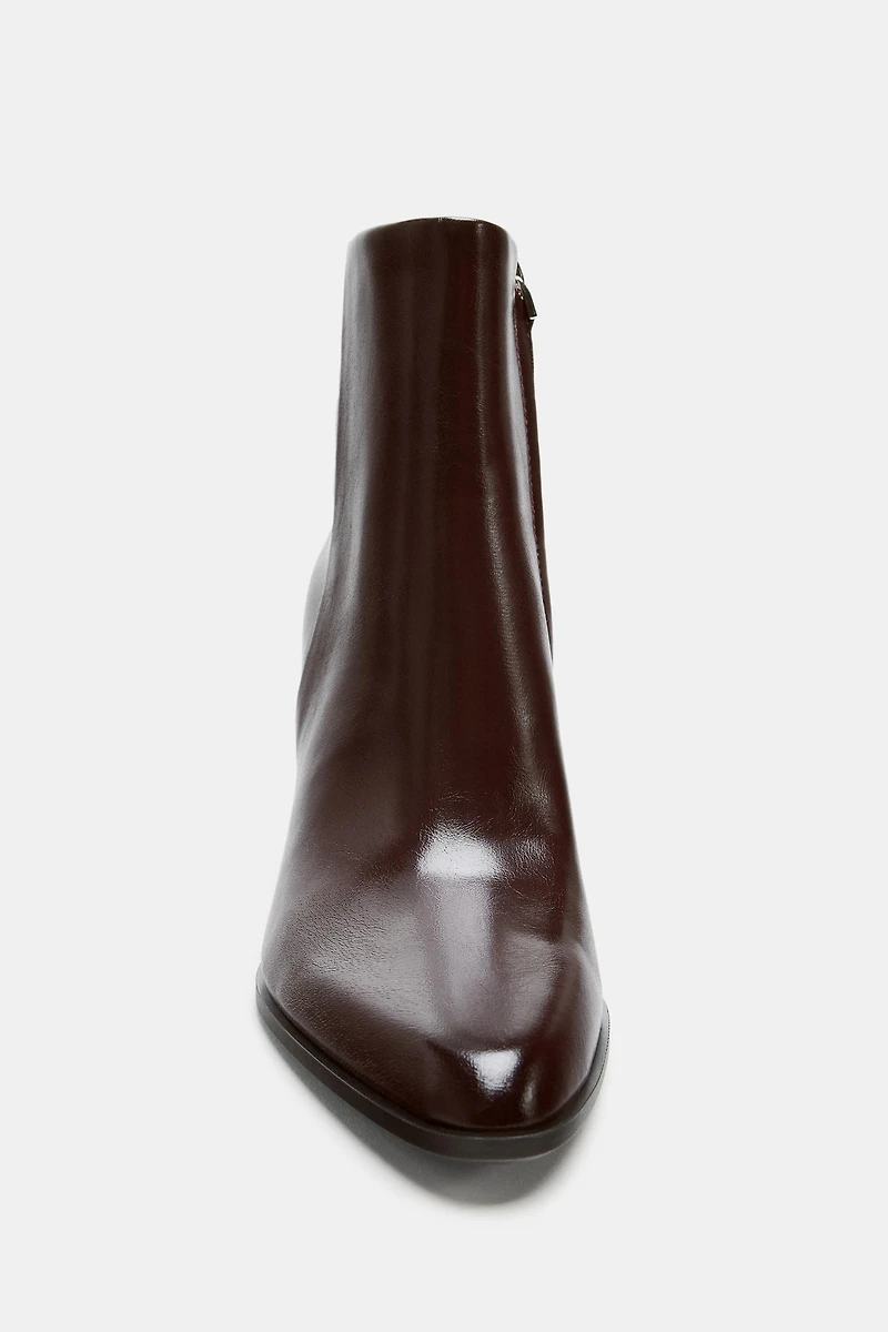 BOTTINES À TALONS LARGES