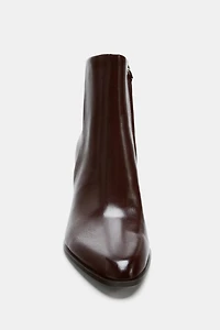 BOTTINES À TALONS LARGES