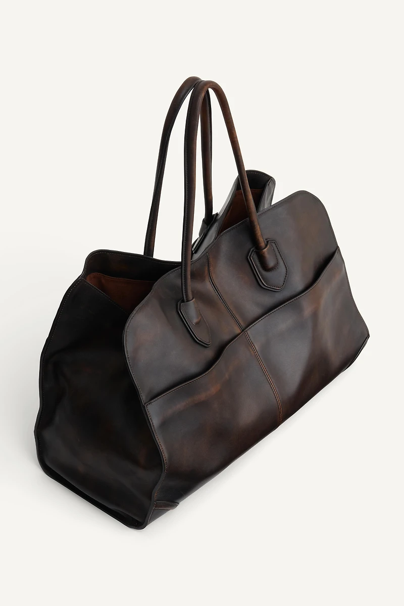 LIMITED EDITION LEATHER SHOULDER BAG