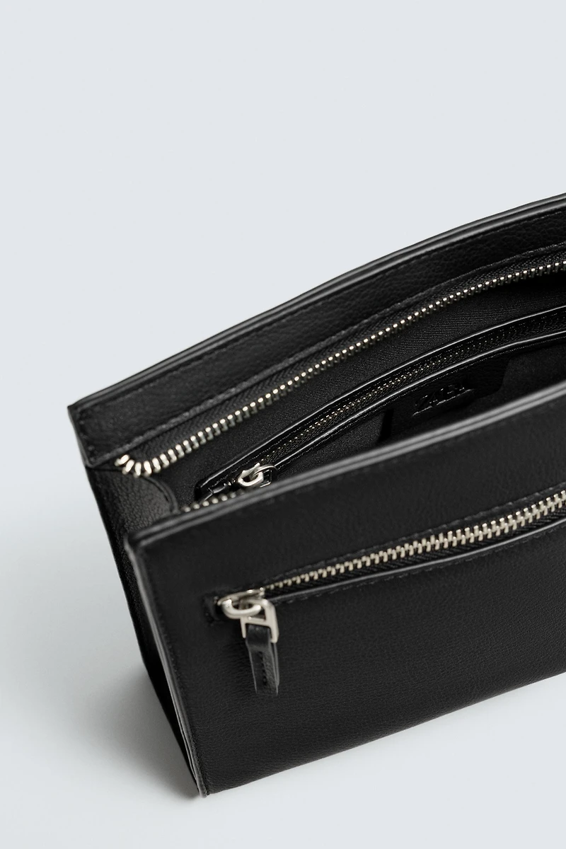 TEXTURED CLUTCH