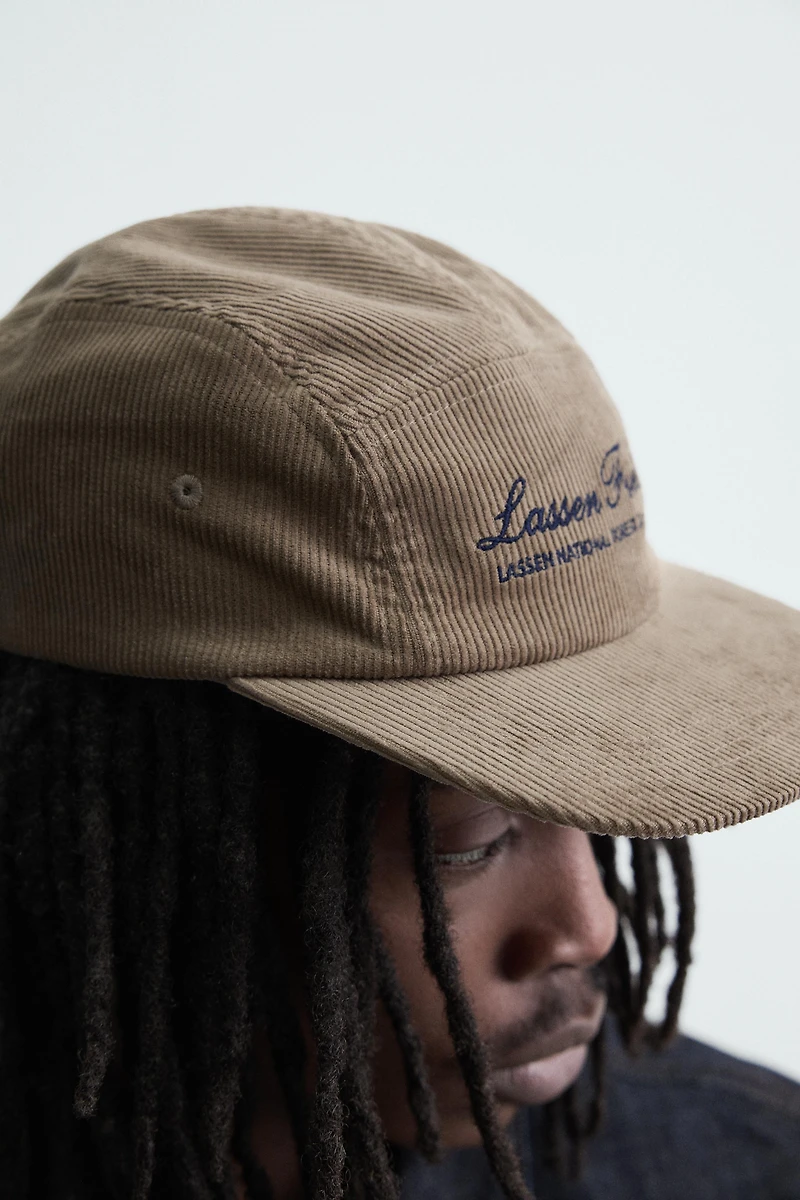 FLAT BRIM CORDUROY CAP