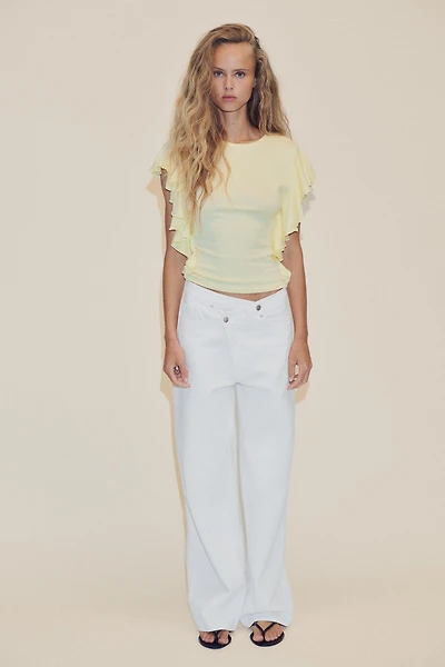 RUFFLED SLEEVE T-SHIRT