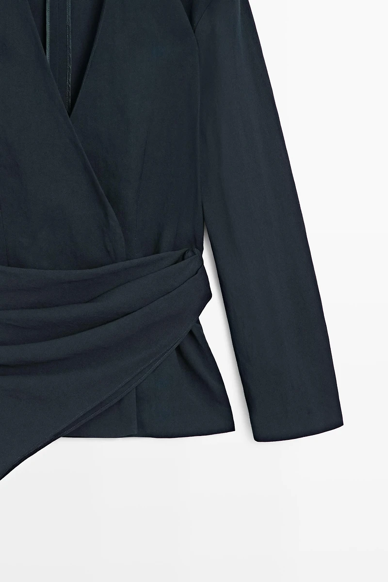 Lightweight kimono with sash detail