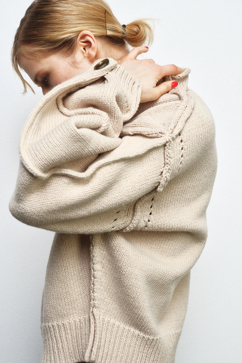 SEAM DETAIL KNIT SWEATER
