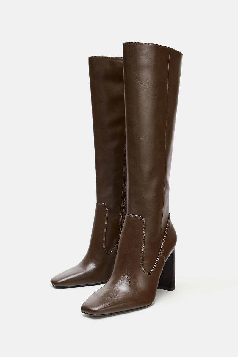 TALL BOOTS WITH TOPSTITCHING