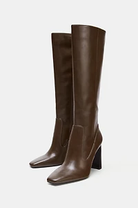 TALL BOOTS WITH TOPSTITCHING