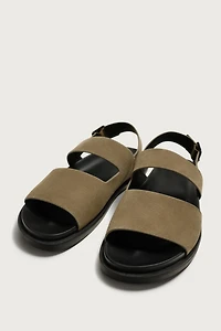 SANDALES EN CUIR À BRIDES