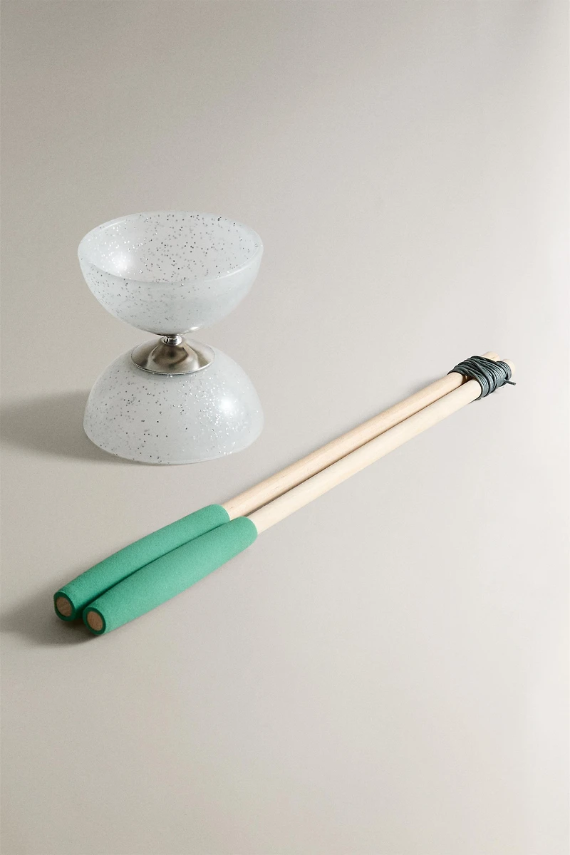 CHILDREN'S DIABOLO TOY