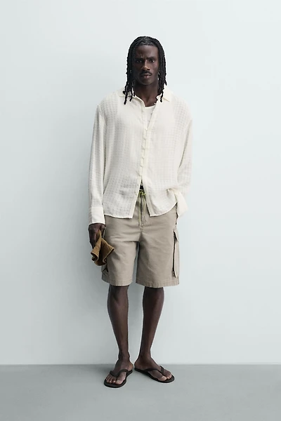 FLOWY TEXTURED JACQUARD SHIRT