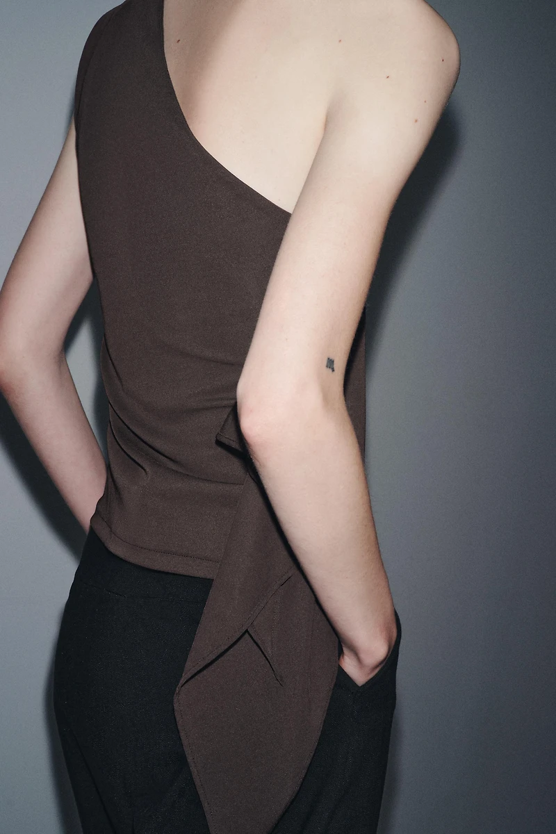 ASYMMETRIC CREPE TOP