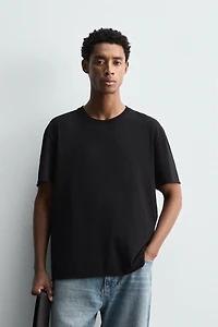 LIGHTWEIGHT T-SHIRT WITH IRREGULAR FINISH