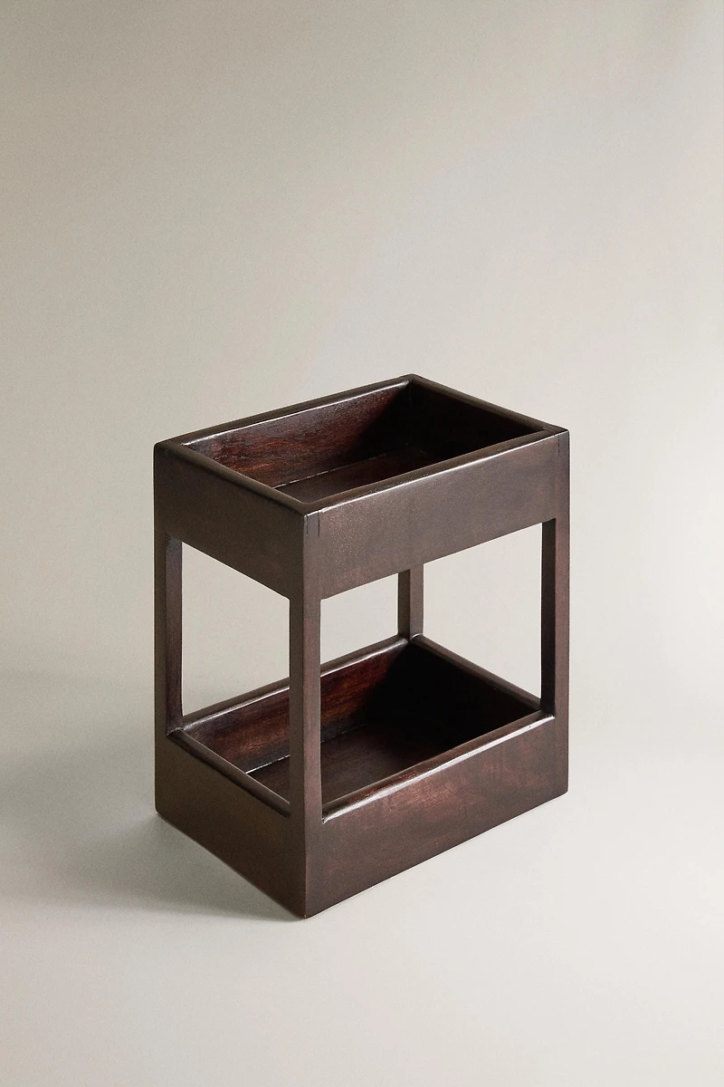 SMALL STORAGE UNIT