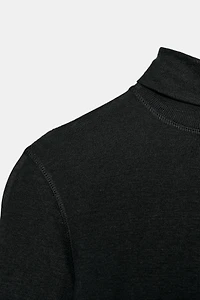 HIGH NECK T-SHIRT