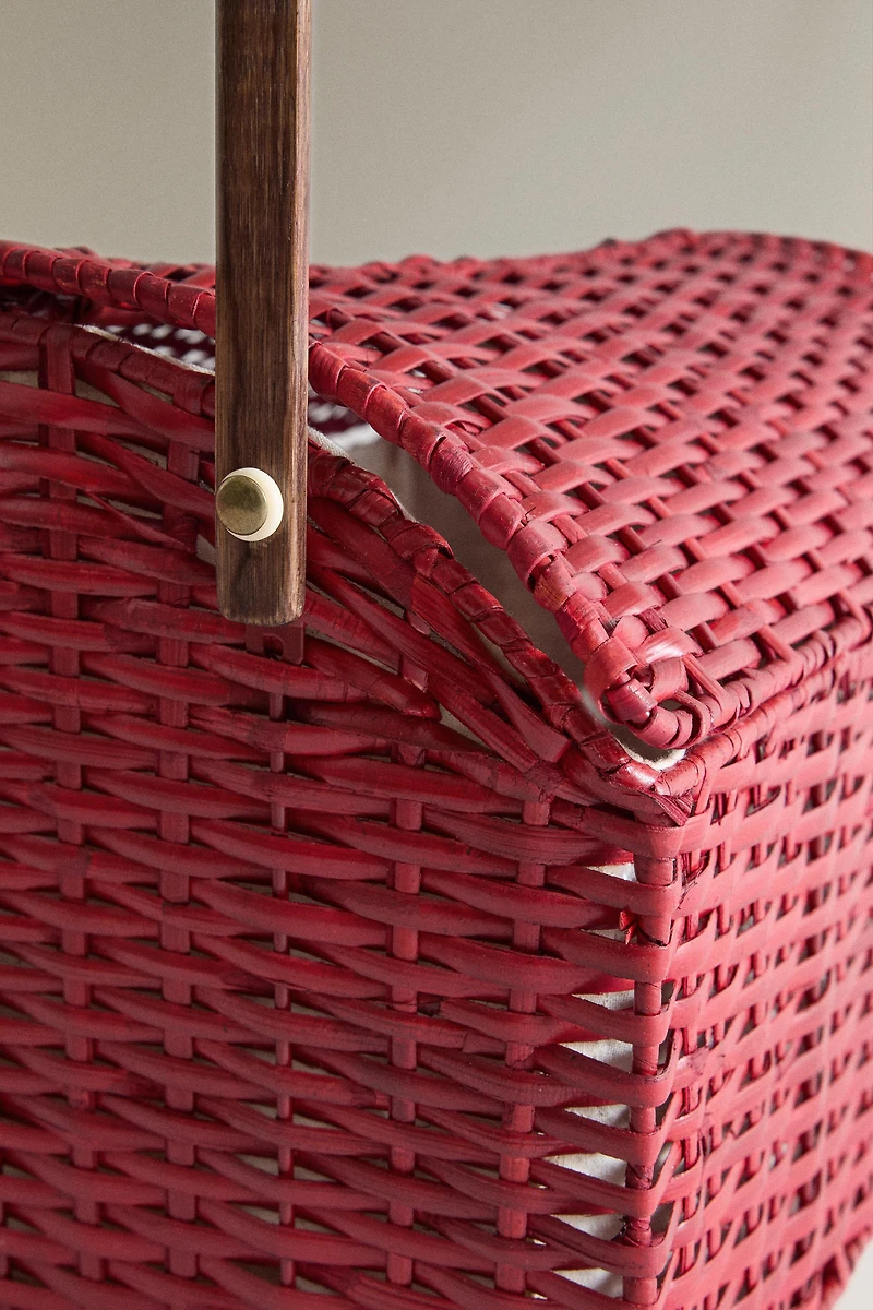 RATTAN PICNIC BASKET