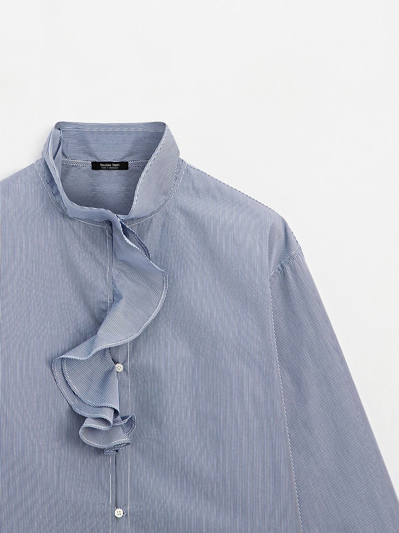 Shirt with ruffled collar detail
