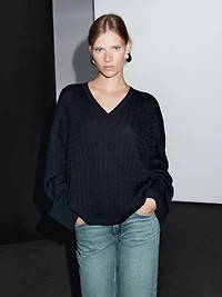Low-rise straight-leg jeans