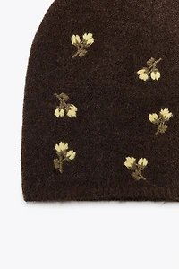 FLORAL EMBROIDERED KNIT BEANIE HAT