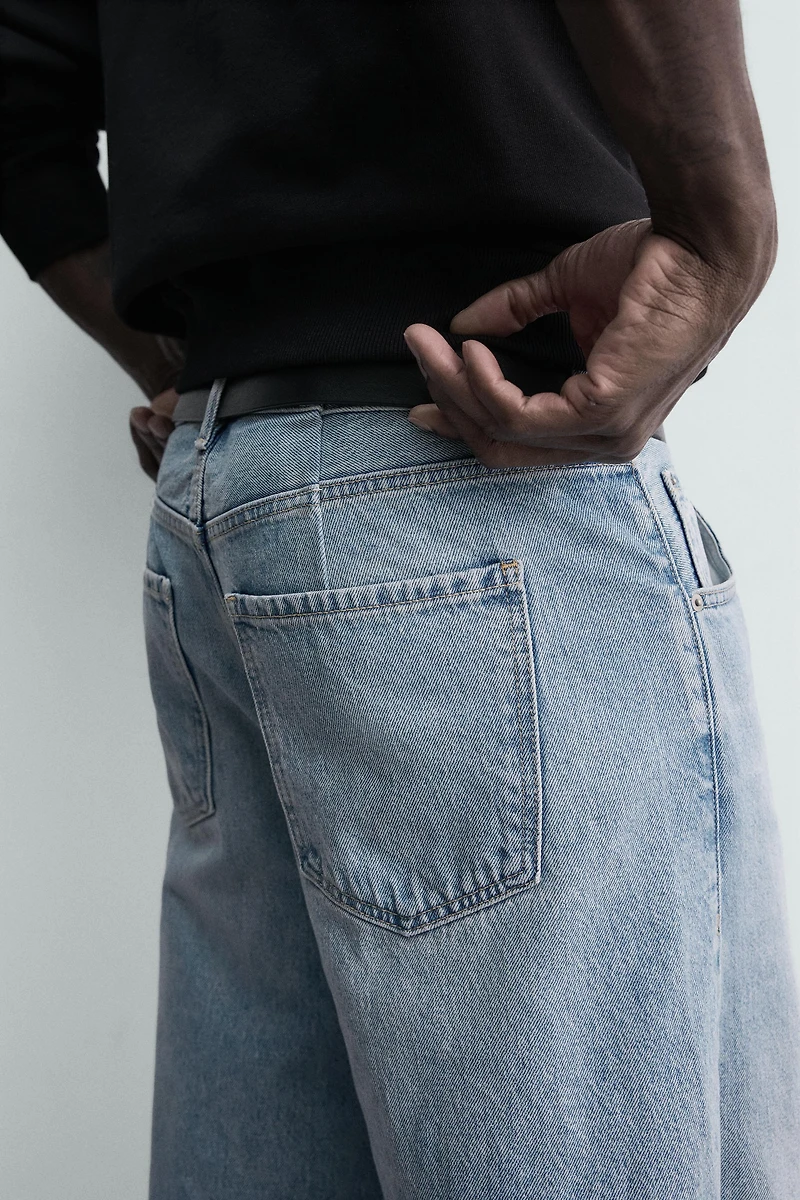 RELAXED BARREL FIT JEANS WITH DARTS