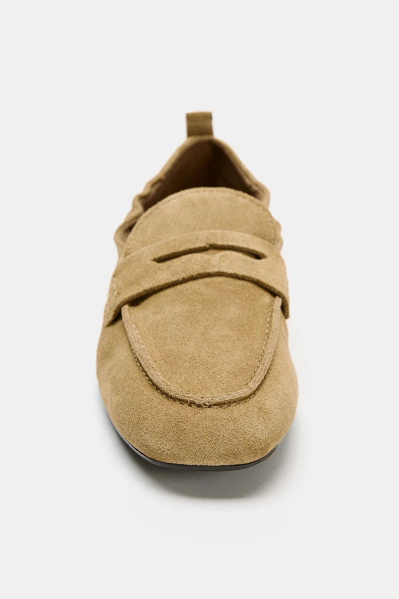 GATHERED SPLIT LEATHER LOAFERS