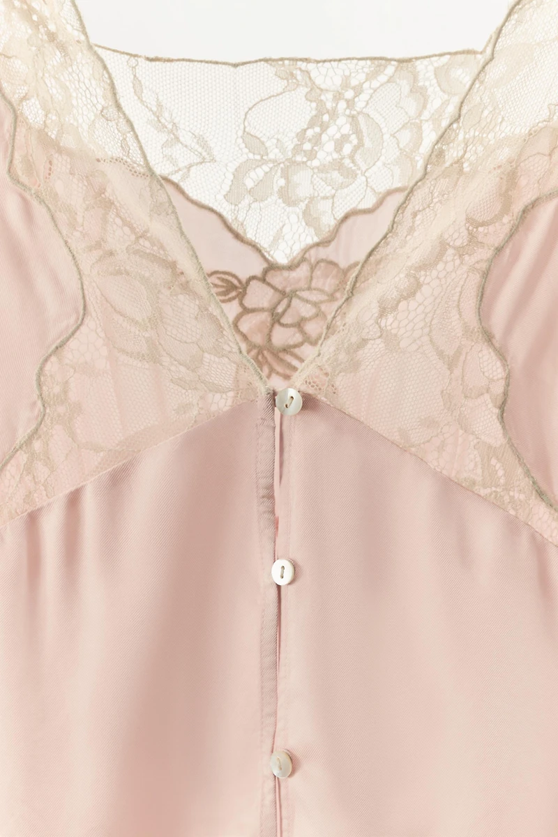 TOP SATINÉ EN DENTELLE BRODÉE