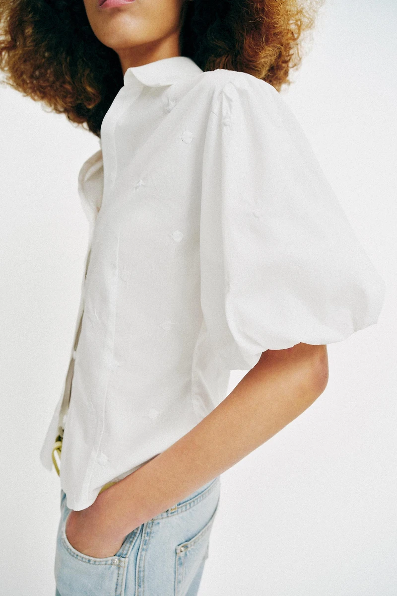 EMBROIDERED PUFF SLEEVE SHIRT