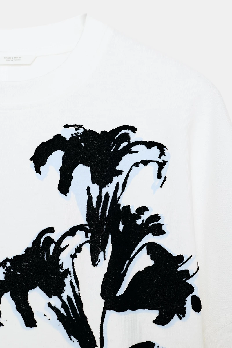 CONTRAST FLOWER T-SHIRT