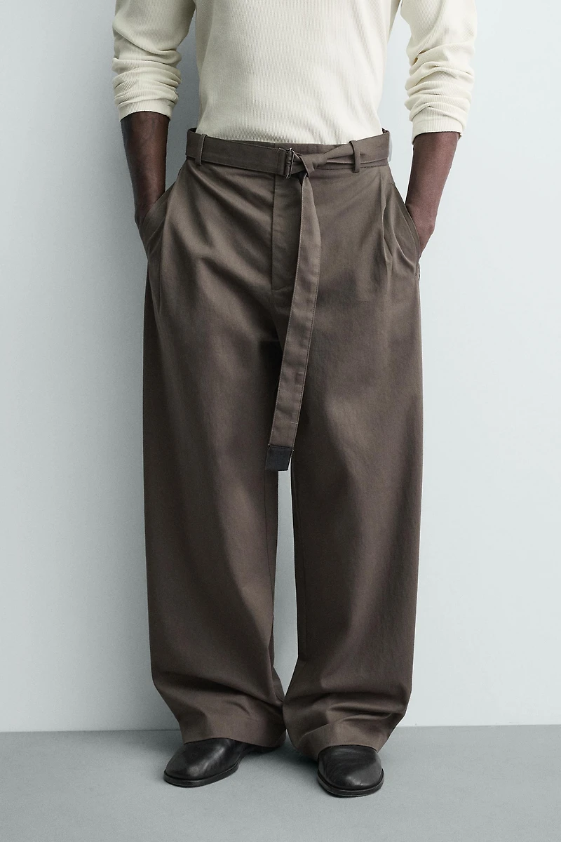 BELTED WIDE FIT PANTS