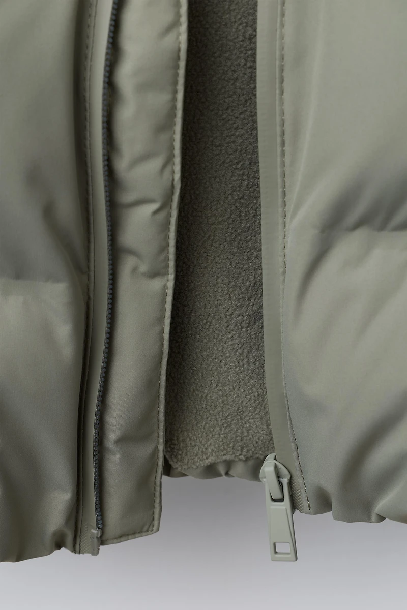MANTEAU REMBOURRÉ À CAPUCHE DÉPERLANT