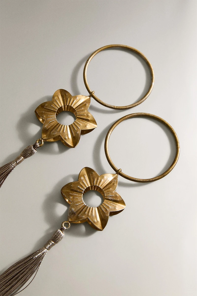 SET OF CHRISTMAS METAL TASSEL NAPKIN RINGS (SET OF 2)