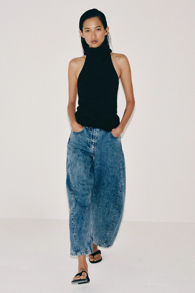 HIGH NECK SLEEVELESS TOP