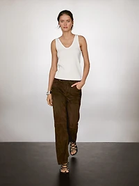 Ribbed top with neckline