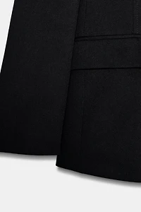 TAILORED SHOULDER PAD BLAZER