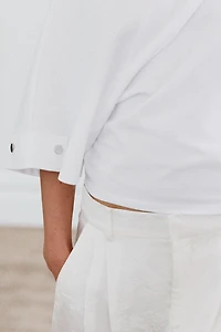 BUTTON BOAT NECK T-SHIRT